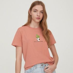 NWT. Pull&Bear Orange Short-Sleeve T-Shirt with Cat Illustration. Size S.